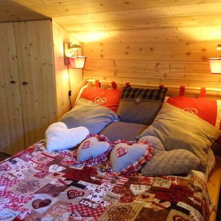 Charmant Mazot Savoyard A Hauteluce: Ideal Pour Couple, Proche Commerces Et Ski, Bien Equipe - Fr-1-342-263 Экстерьер фото